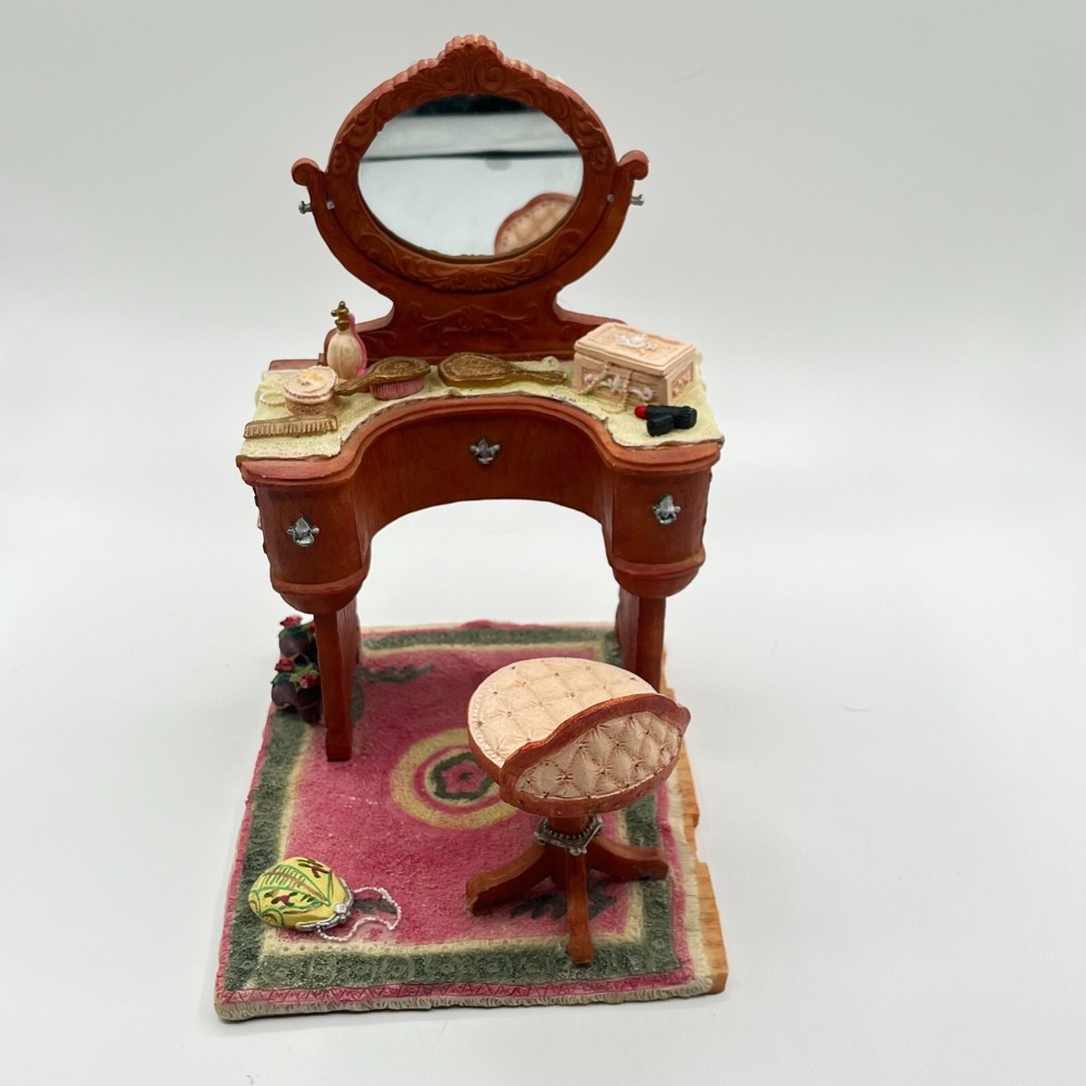 Dollhouse Section Boudoir Victorian‎ Vanity & Chair  Rug and Accessories Resin